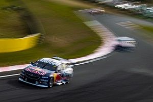 Уинкап выиграл первую гонку Supercars в «Симмонс Плейнс»