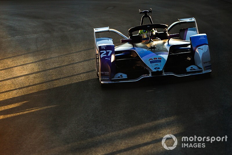 Sims bate a los Mercedes y logra la primera pole de la Fórmula E 2019/20