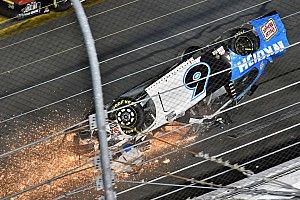Galería: la terrible secuencia del accidente de NASCAR