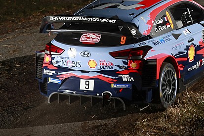 WRC Hyundai a Monte-Carlo con un posteriore "ibrido" delle i20