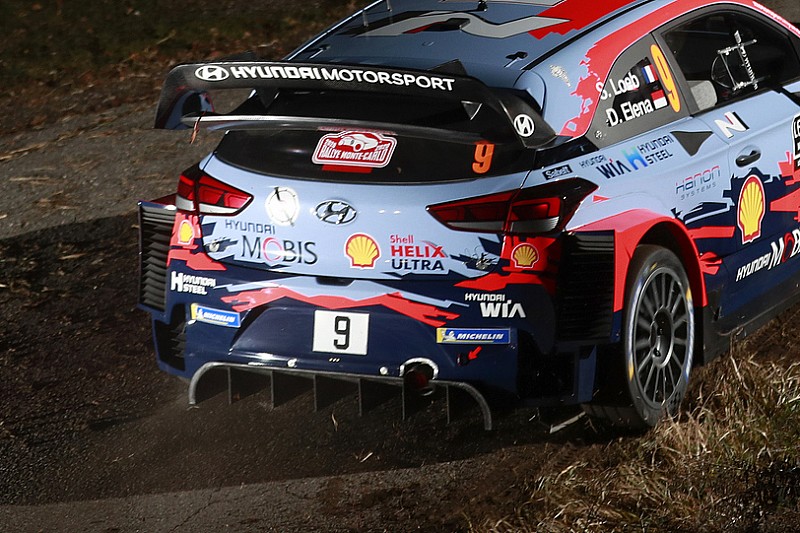 WRC Hyundai a Monte-Carlo con un posteriore "ibrido" delle i20