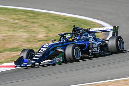 Disputa de título AO VIVO: Assista Igor Fraga na corrida 2 de Manfeild pela Toyota Racing Series