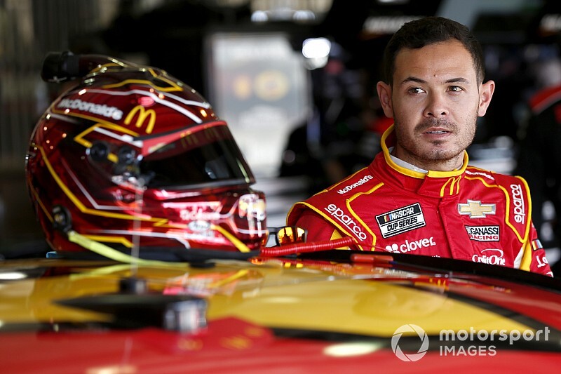 Felfüggesztették Kyle Larson NASCAR pilótát a rasszista káromkodása miatt
