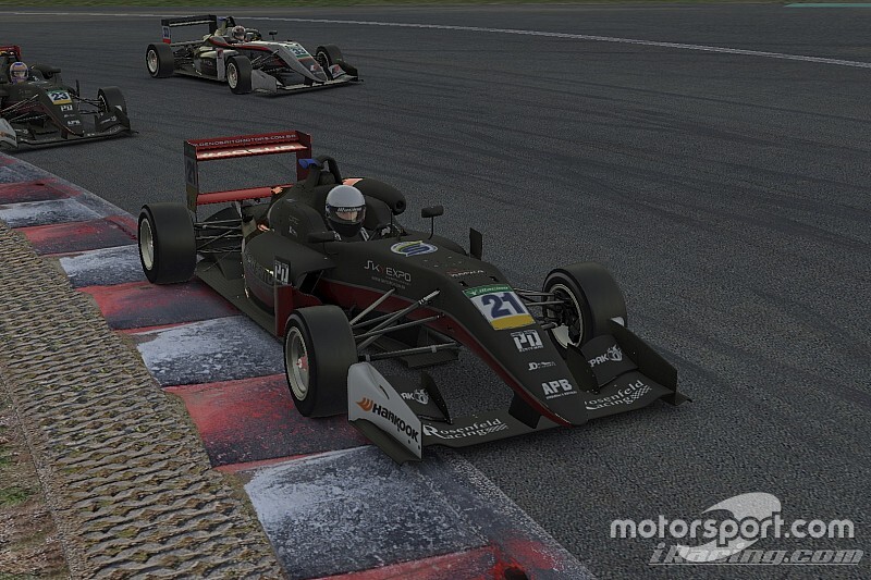 Sette Câmara vence prova de F3 em estreia no automobilismo virtual