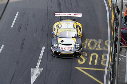 Macau, Libere 1 GT: Porsche davanti con Bamber e Vanthoor