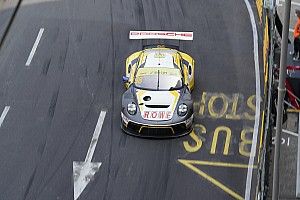 Macau, Libere 1 GT: Porsche davanti con Bamber e Vanthoor