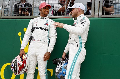 Bottas Vs. Hamilton: ennyivel kapott ki a bajnok Silverstone-ban (videó)