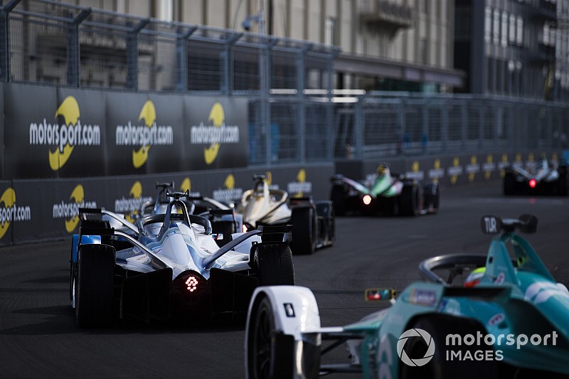 Valencia test kadroları belli oldu