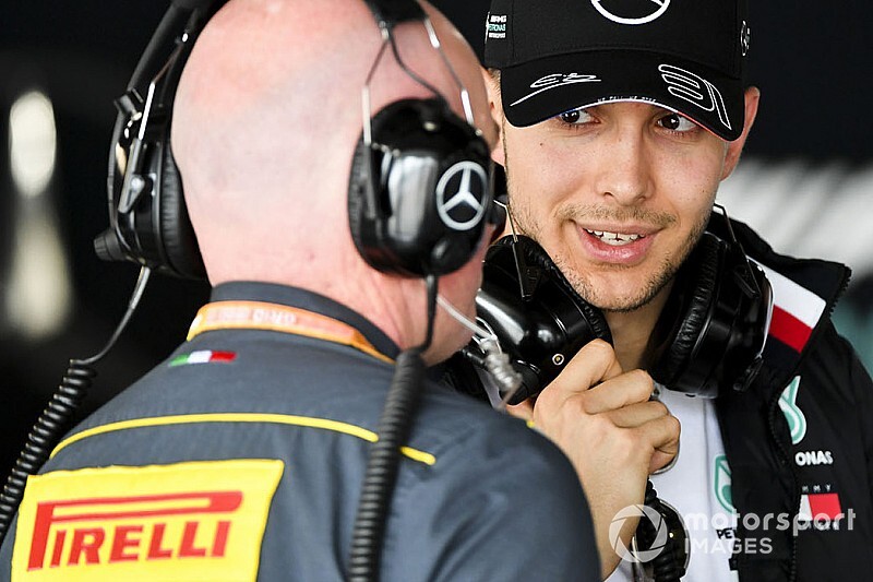 Renault : Ocon debutta nei test Pirelli ad Abu Dhabi
