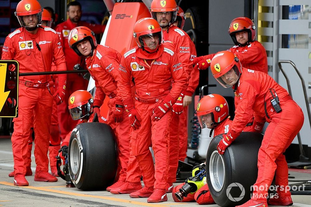«Мы делаем такие дела тихо». Ferrari осудила кадровую политику Red Bull
