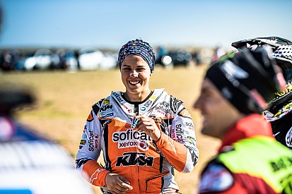 El número de españoles en motos en el Dakar de Arabia Saudí desciende