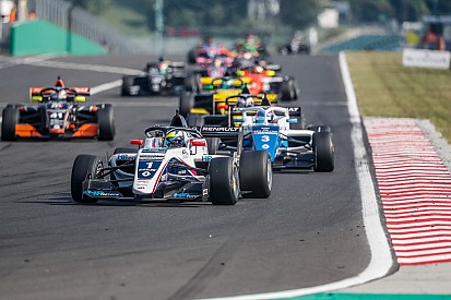 F. Renault, Hungaroring: Martins vince d'ufficio, Piastri di forza
