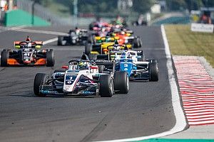 F. Renault, Hungaroring: Martins vince d'ufficio, Piastri di forza