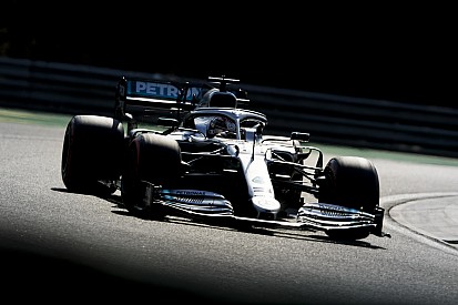Hamilton ligt niet wakker van opmerking Rosberg: "Kijk zijn blog niet"