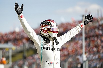 Hamilton gana en dramática batalla contra Verstappen