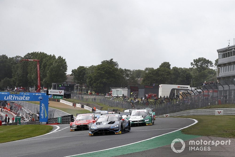 Start action, Paul Di Resta, R-Motorsport, Aston Martin Vantage AMR leads