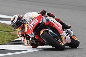 Lorenzo not pushing on "difficult" MotoGP return