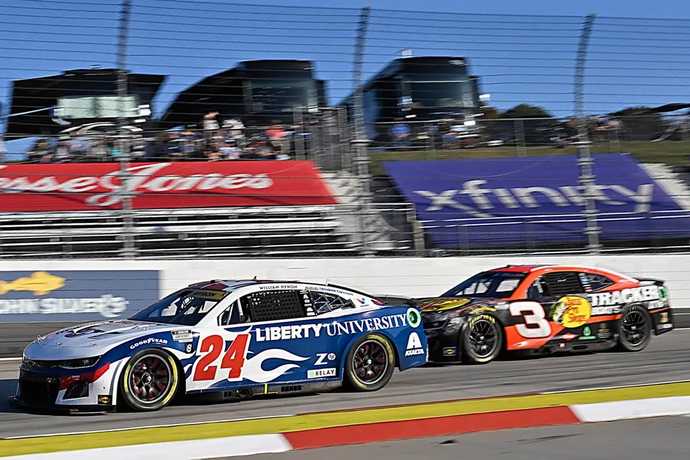#24: William Byron, Hendrick Motorsports, Liberty University Chevrolet Camaro, #3: Austin Dillon, Richard Childress Racing, Bass Pro Shops Chevrolet Camaro