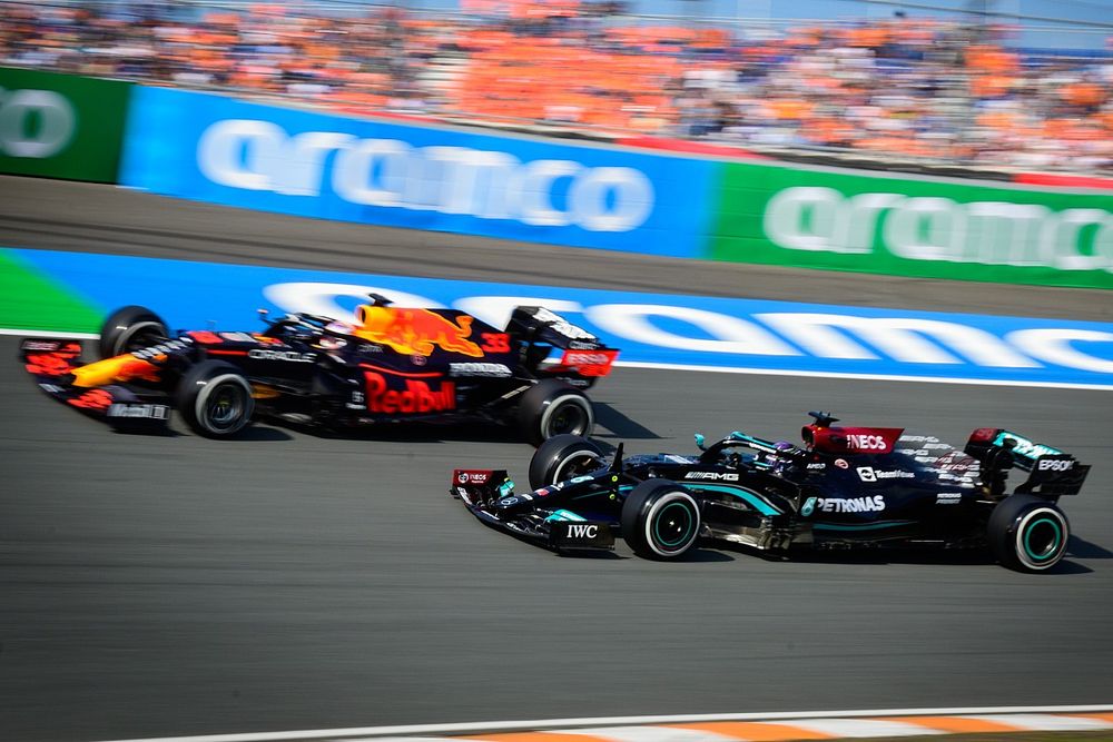 Max Verstappen, Red Bull Racing RB16B, Lewis Hamilton, Mercedes W12