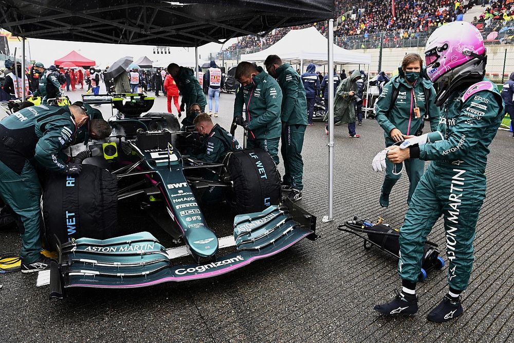 Vettel: "Bugün puan kazanacak ne yaptık bilmiyorum"
