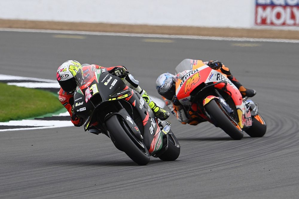 Les frères Espargaró émus par leur duel "irréel" en tête