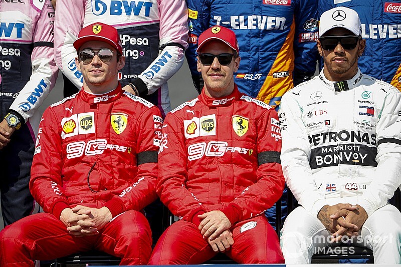 Ferrari se contradiz e pede para Leclerc tirar pé para não passar Vettel