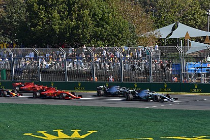 Ilyen simán ment el Bottas Hamilton mellett a rajtnál: videó