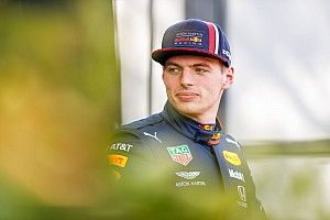 «С моторами Honda мы хотя бы можем бороться». Ферстаппен прошелся по Renault после подиума в Мельбурне