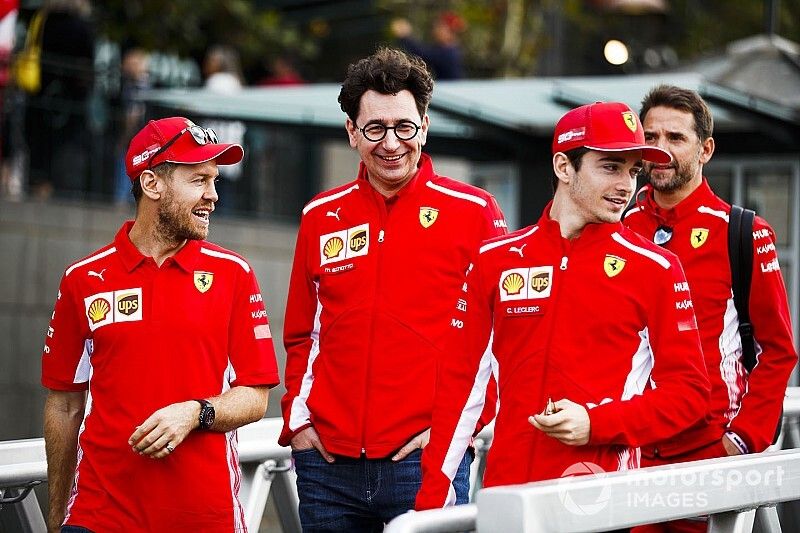 Sebastian Vettel, Ferrari, Mattia Binotto, Team Principal Ferrari et Charles Leclerc, Ferrari vers Federation Square