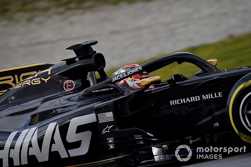Magnussen moest eerder stoppen vanwege probleem met headrest