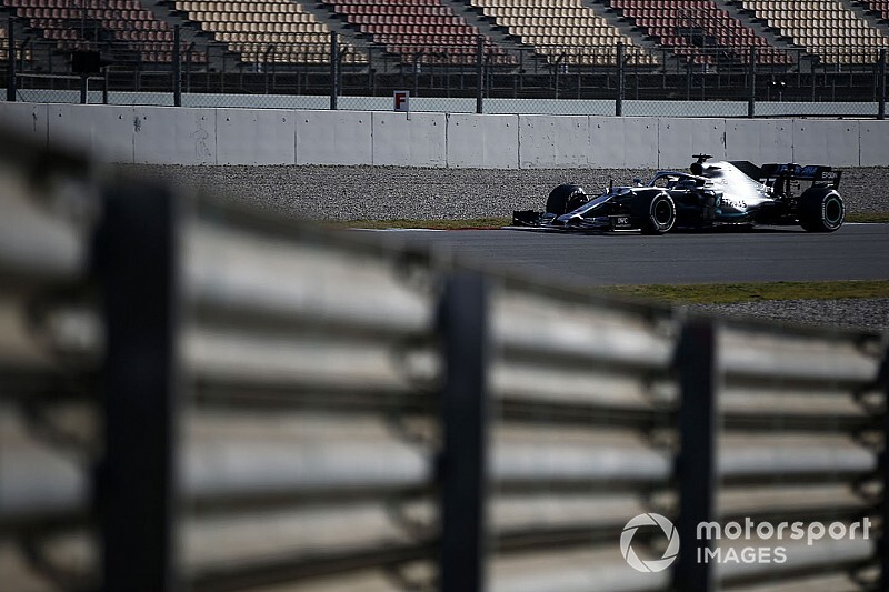 Bottas: "La Ferrari ha un pacchetto forte, ma dai test a Melbourne possono cambiare tante cose..."
