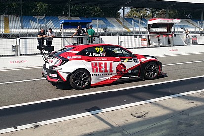Monza, Libere 2: Files beffa Vernay per 0"003