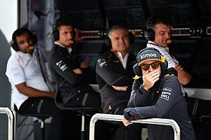 Alonso már elkezdett matekozni a McLarennel a hétvégére