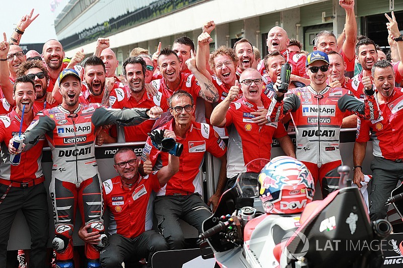 Dovizioso: "Lorenzo es especial, pero siempre he dicho que es muy buena persona"