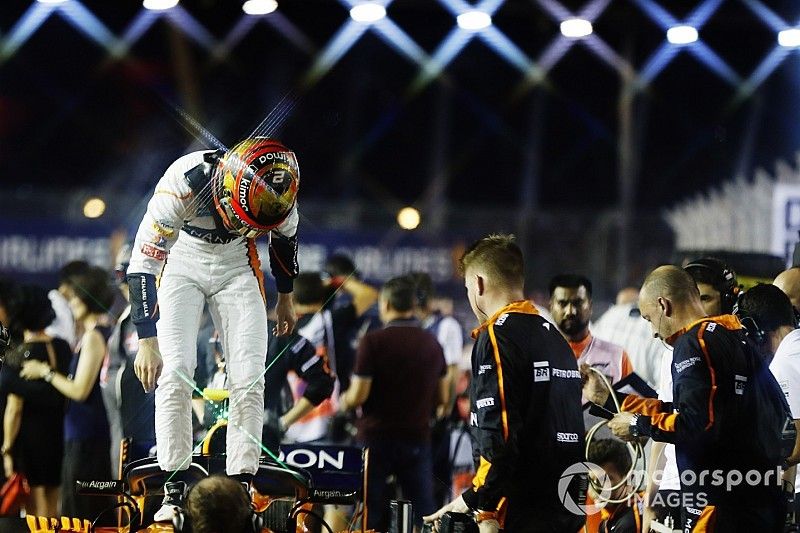 Stoffel Vandoorne, McLaren, on the grid