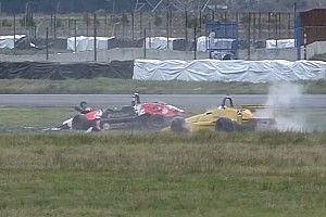 Жуткая авария в аргентинской Ф4 и серфинг в Moto2: лучшие гоночные видео уик-энда