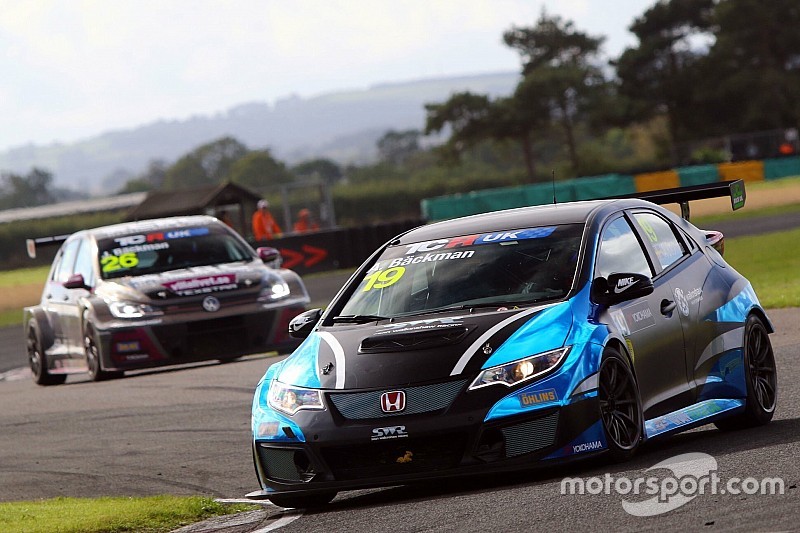 UK: a Croft prima vittoria per Andreas Bäckman in Gara 1, Taylor vince Gara 2 e riapre il campionato