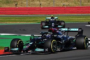 Hamilton baalt na verloren sprint: "Kon hem echt niet bijhouden”