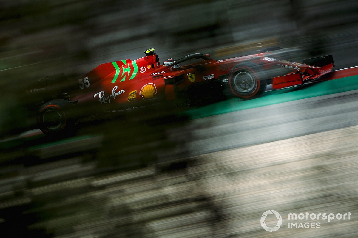 Ferrari испытала новое днище – но в гонке его не использует. Чтобы никому не было обидно