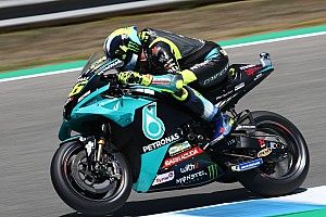 Rossi “He visto alguna sonrisa en el box después del test”