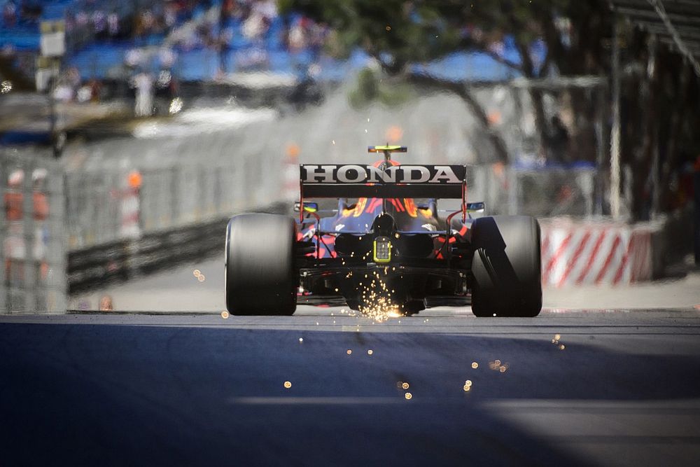 Red Bull met behulp van Honda eindelijk Mercedes voorbij