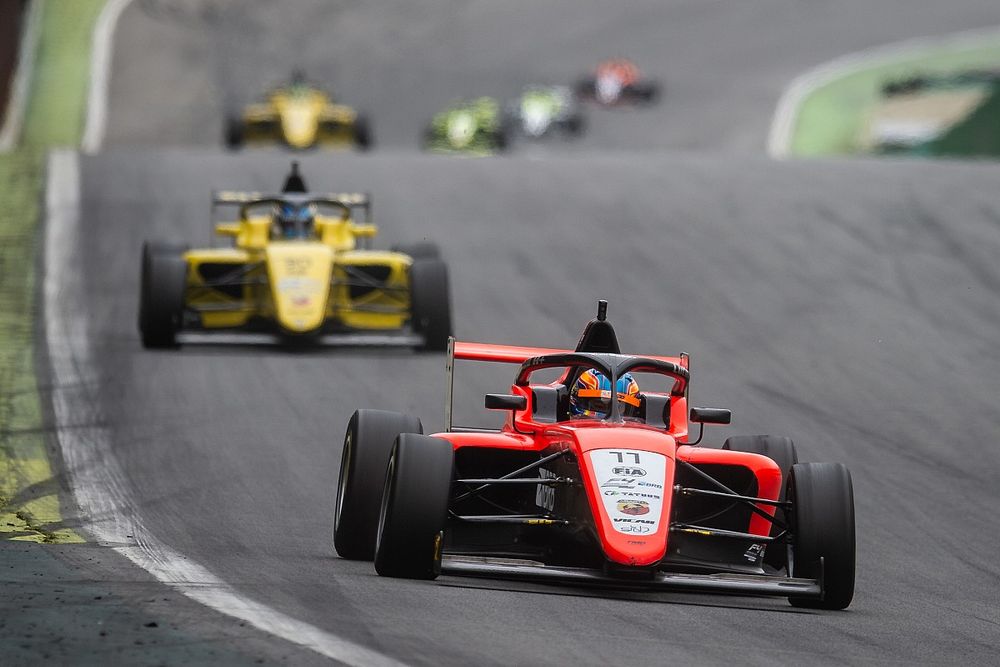 Vice-campeão da Fórmula 4 Brasil em 2022, Lucas Staico vai correr na GB3 (Inglaterra) em 2023