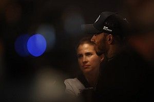 Hamilton yoksullukla mücadele çağrısında bulundu