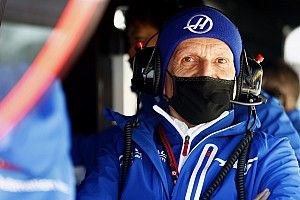 Haas to improve radio communication after Mazepin/Perez near-miss