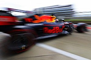 Lees terug: Red Bull presenteert livery RB16B