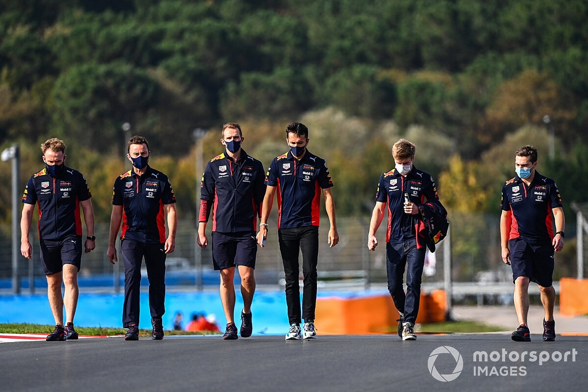 Albon: "Asfalt çok kaygan görünüyor"