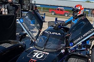 Rossi tests IndyCar and IMSA Prototype in same day