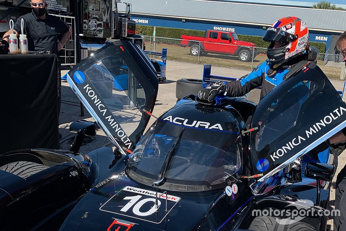 Rossi tests IndyCar and IMSA Prototype in same day