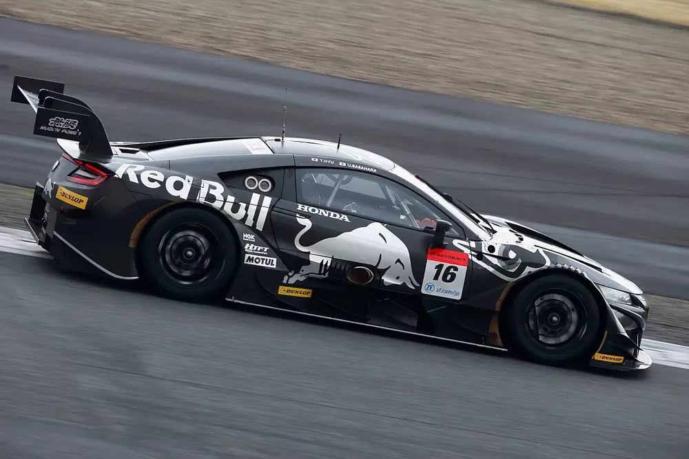 #16 Red Bull MOTUL MUGEN NSX-GT