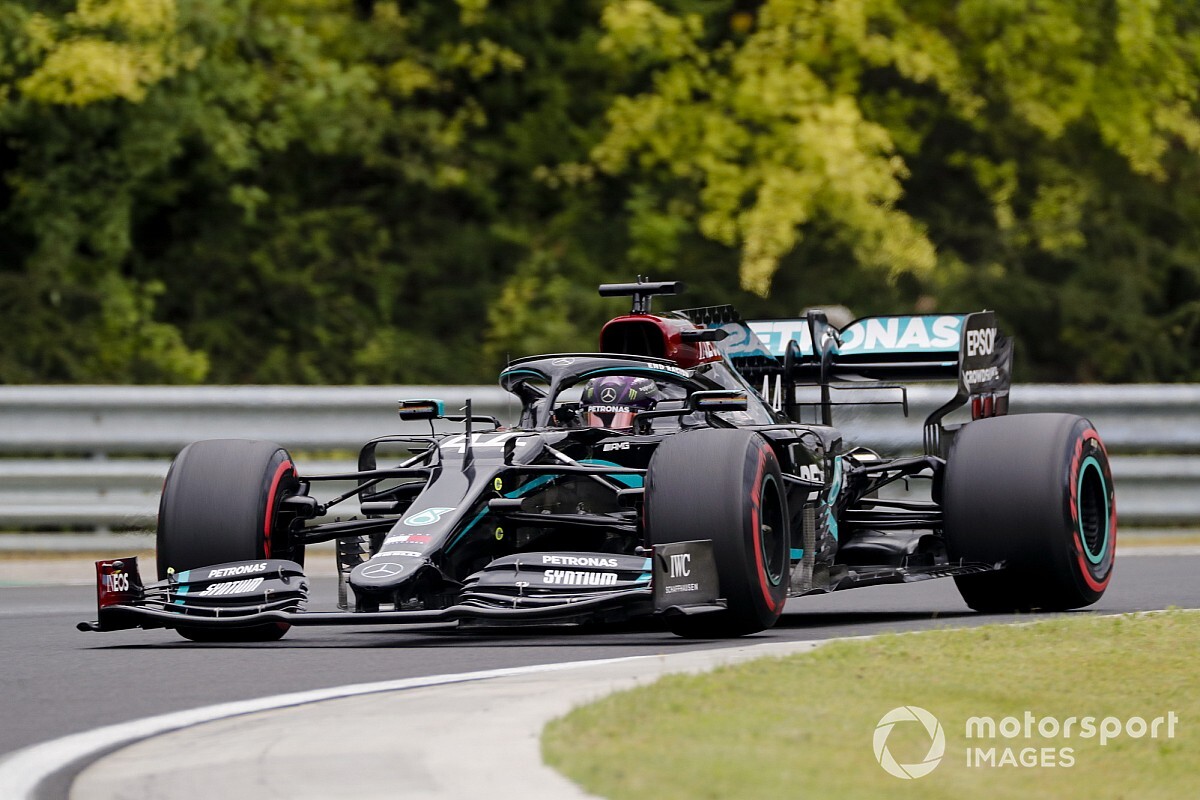 匈牙利大奖赛排位赛:汉密尔顿0.1秒击败博塔斯拿下杆位,Racing Point包揽第二排